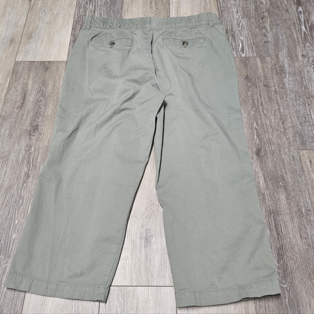 Intro. 3 Piece Bundle Cropped Relaxed Fit Capri Pants Green Moss  Women 8 Casual - Picture 9 of 11